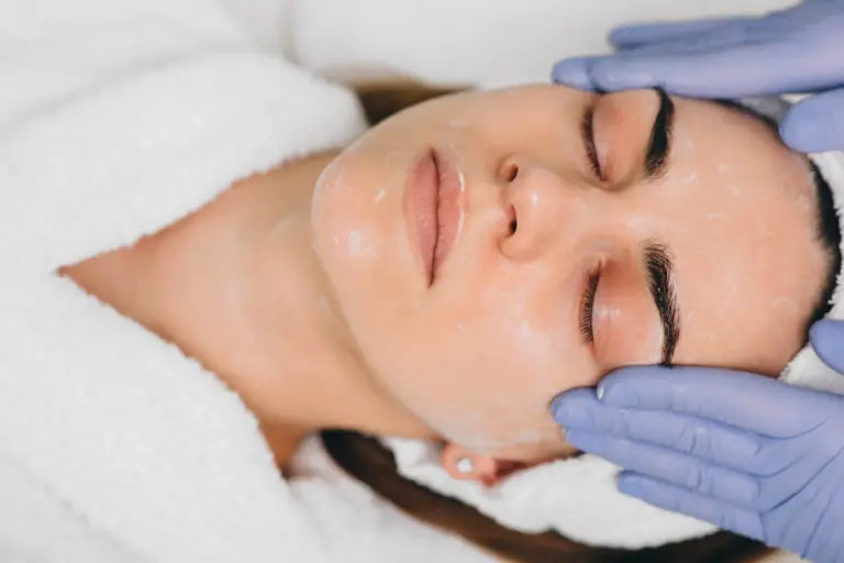 Qué es el peeling facial y cómo actúa
