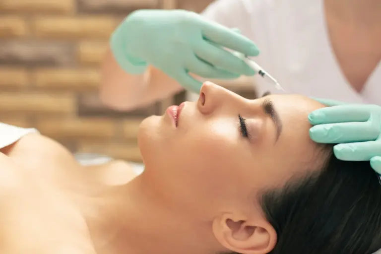 Cómo se aplican las vitaminas faciales en Grupostop